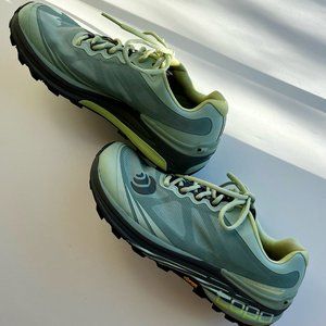 Topo MTN Racer Sneakers size 8.5